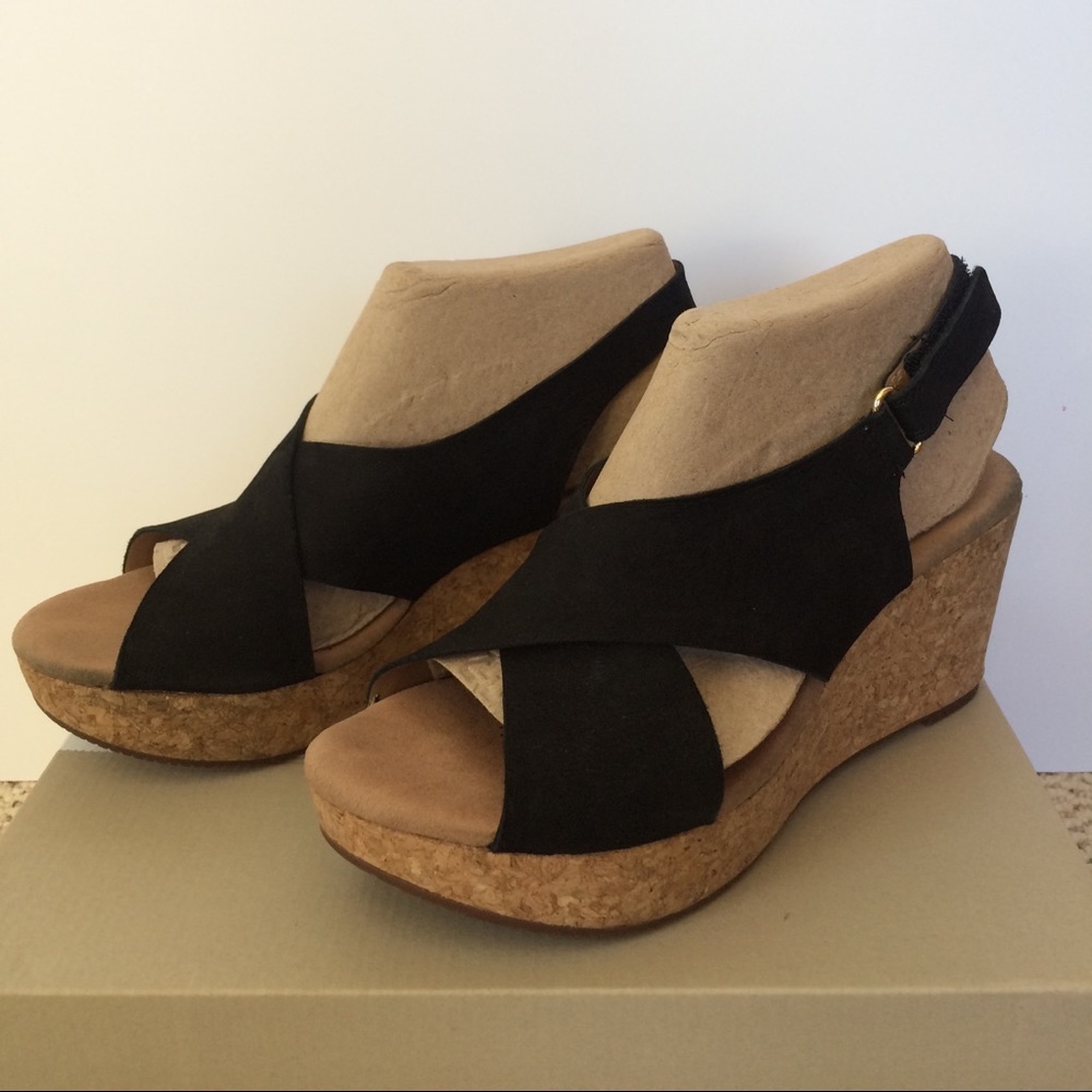 Clark’s Annadel Eirwyn wedge sandals- black size 8